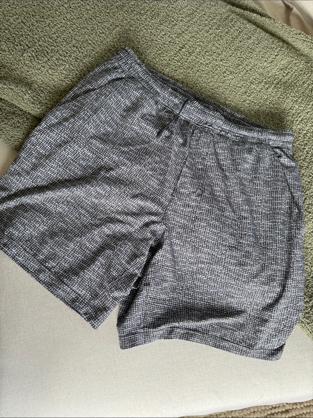 lululemon athletica Men’s Purple and Black Pattern Performance Shorts Unlined